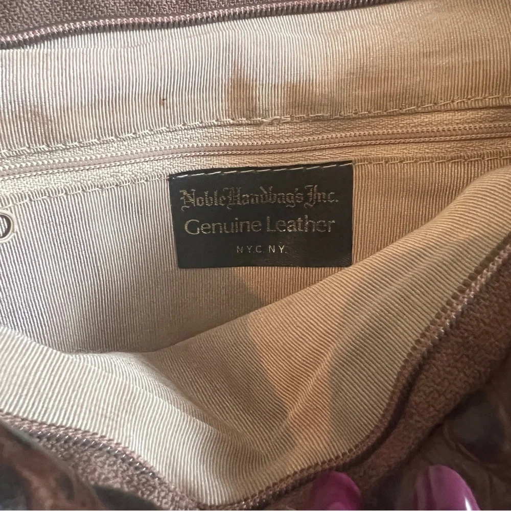 Vintage Noble Handbags Inc Leather Croc Embossed Crossbody Purse - Picture 5 of 7